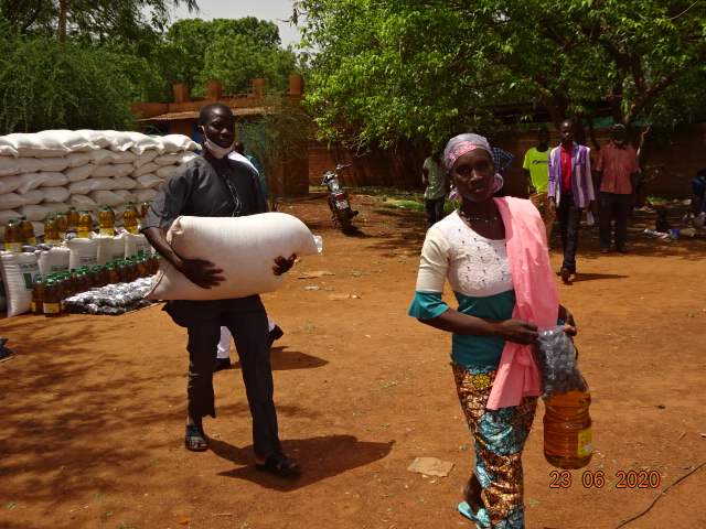 Project update from Global NEEED, supplying food and supplies to to displaced families living in refugee camps in Ouahigouya! 