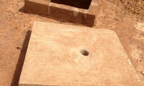 Border and platform of a latrine