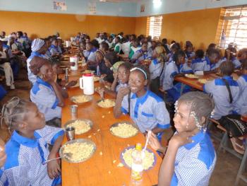 Students enjoying lunch at CMA.